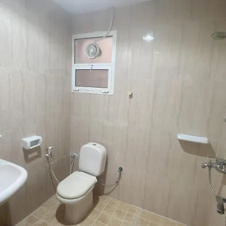 Golden Seasons Furnished Apartment 9 Salalah Exterior photo