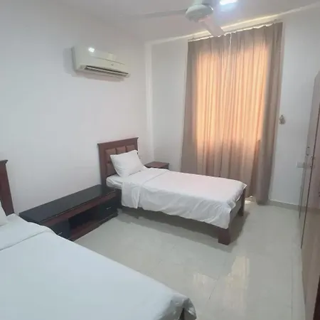 Golden Seasons Furnished Apartment 9 Salalah Exterior photo