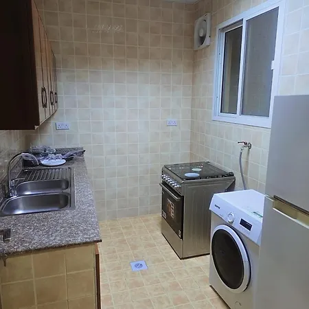 Golden Seasons Furnished Apartment 9 Salalah Exterior photo