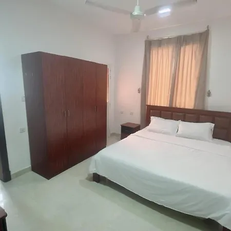 Golden Seasons Furnished Apartment 9 Salalah Exterior photo