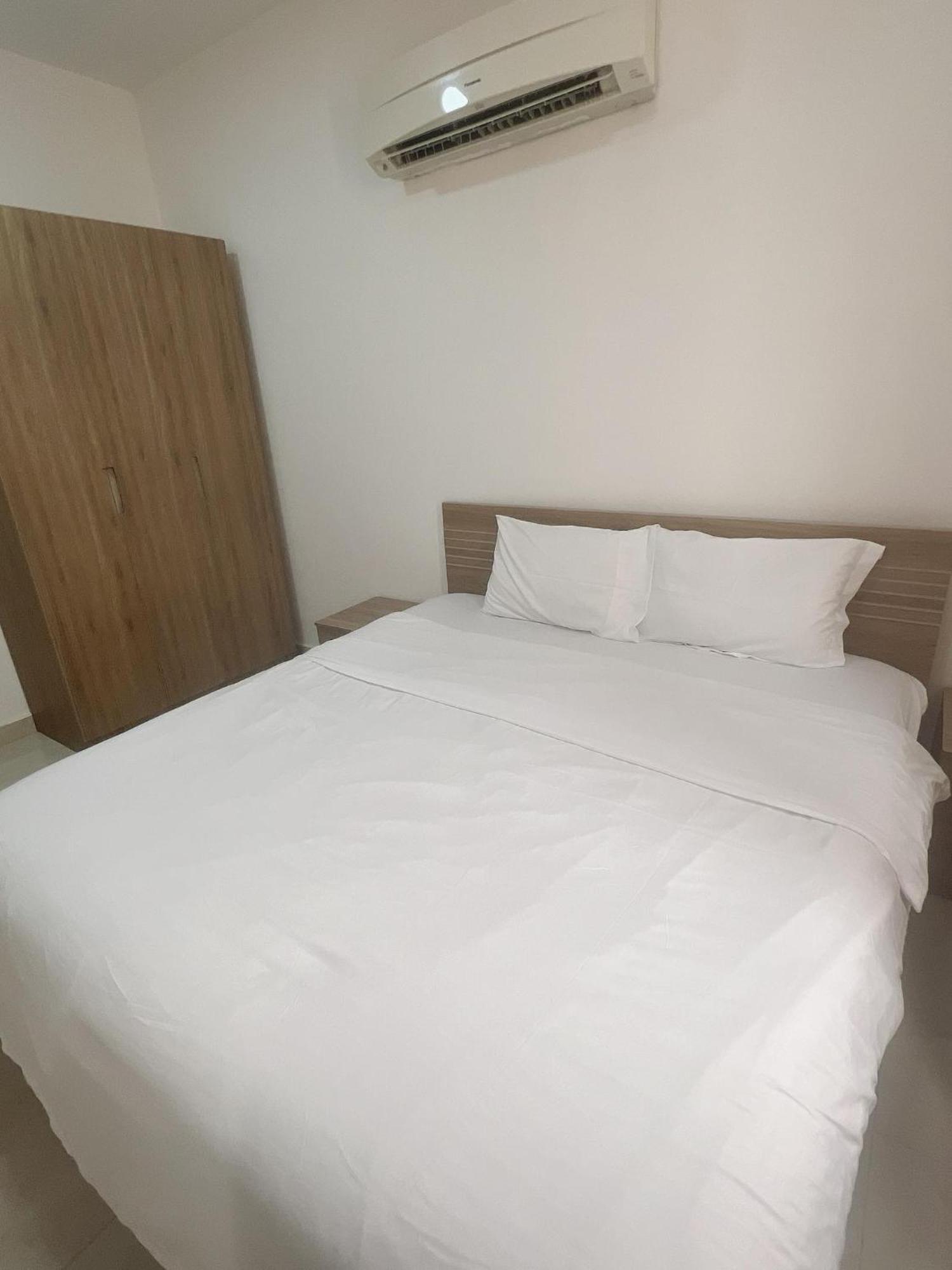 Golden Seasons Furnished 9 Salála