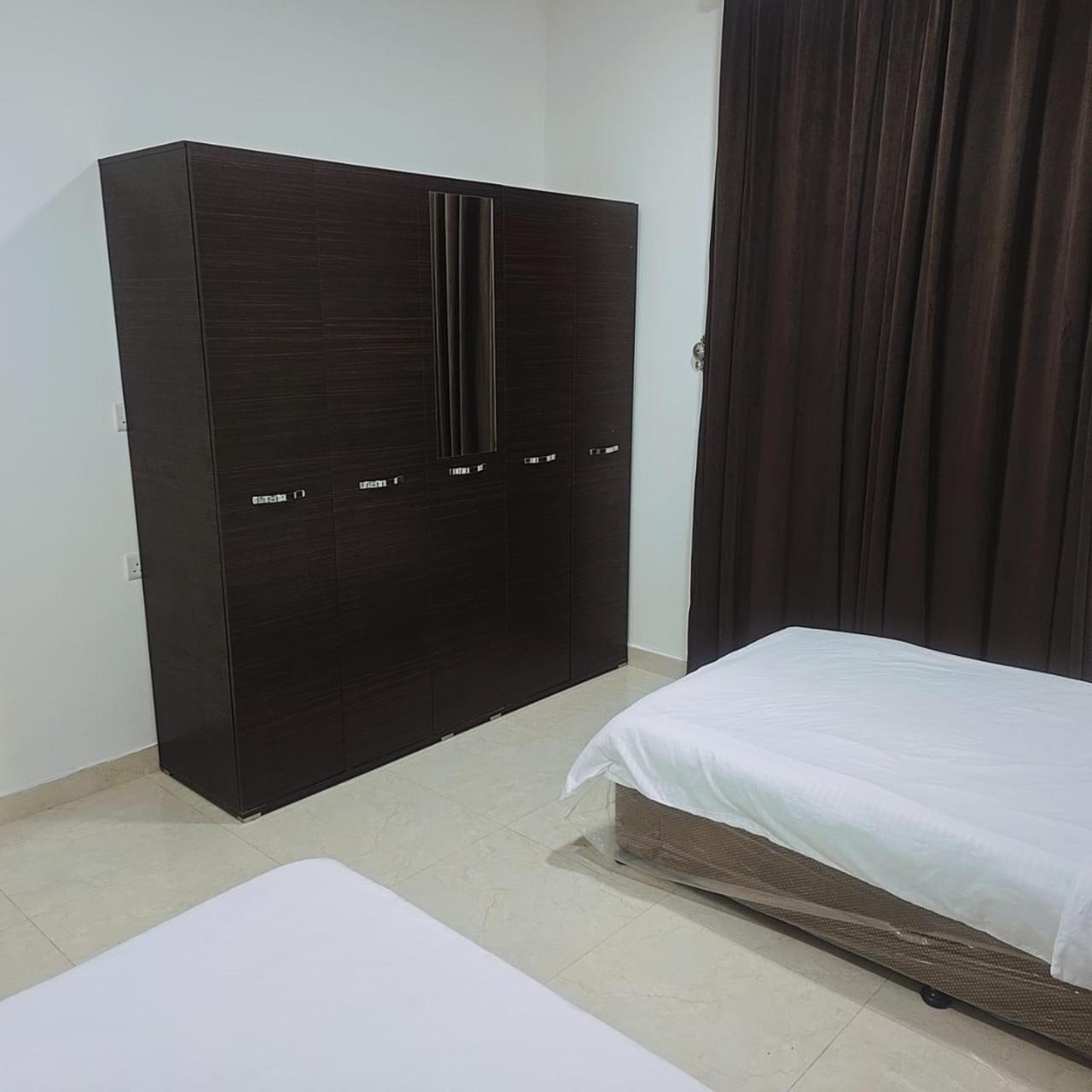 Golden Seasons Furnished 9 * Salála